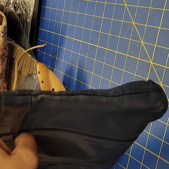 Dove Vintage Zipper Clutch Purse Dark Blue Leather 13 x 7 x 1 - Picture 9 of 9